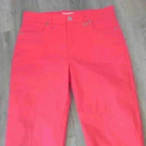 Simon  chang capris